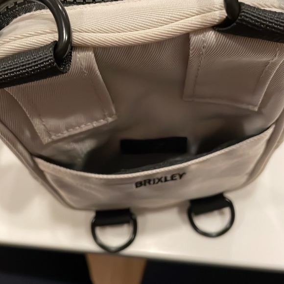 Brixley Creme crossbody bag - Picture 3 of 6